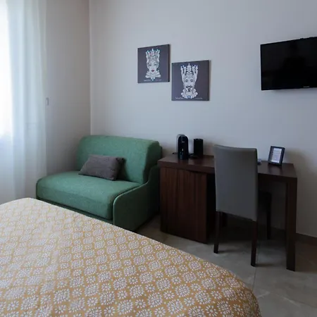 Stella Vi 4*